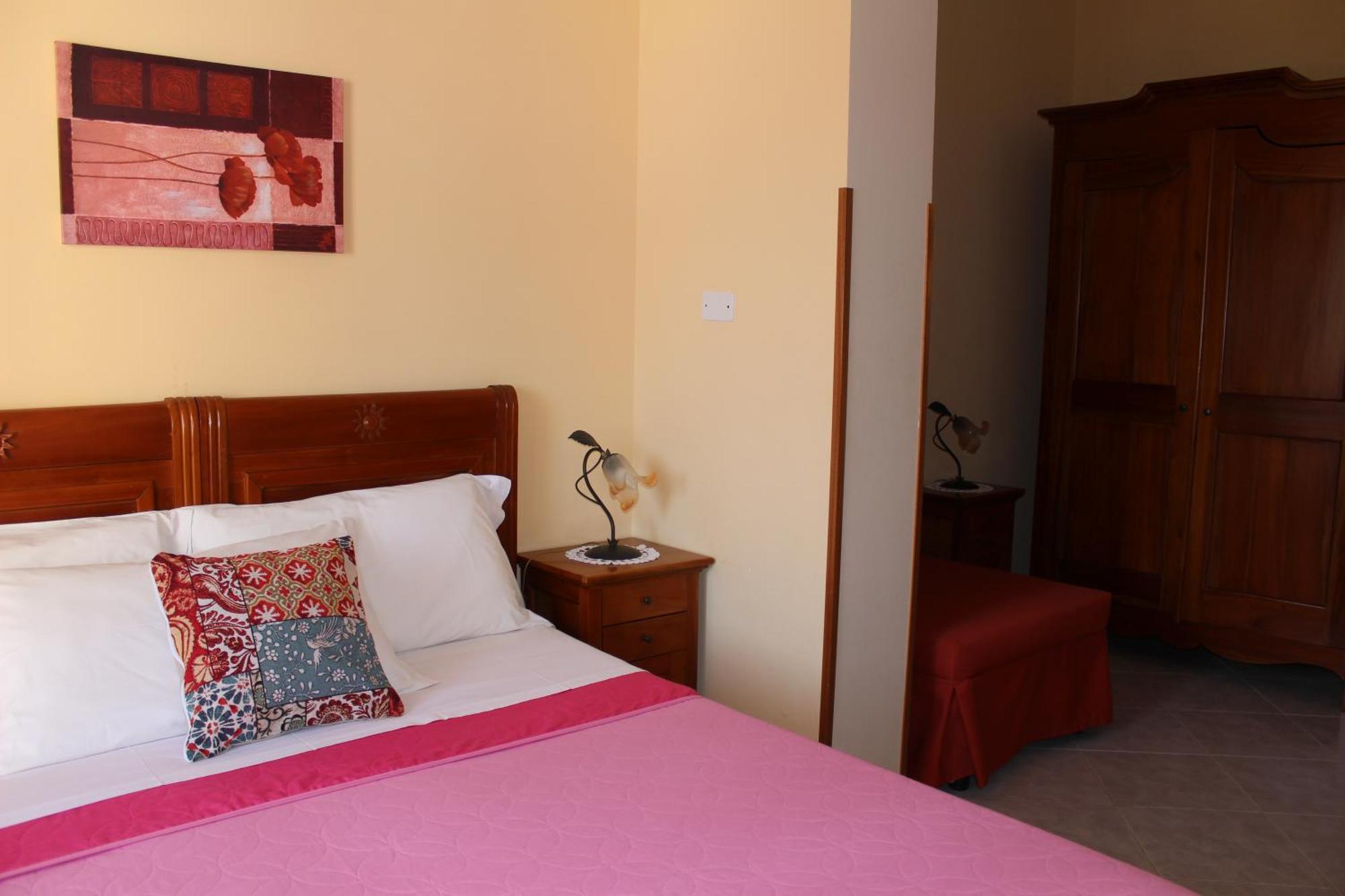 ماكاري Raggio Di Sole Bed & Breakfast المظهر الخارجي الصورة