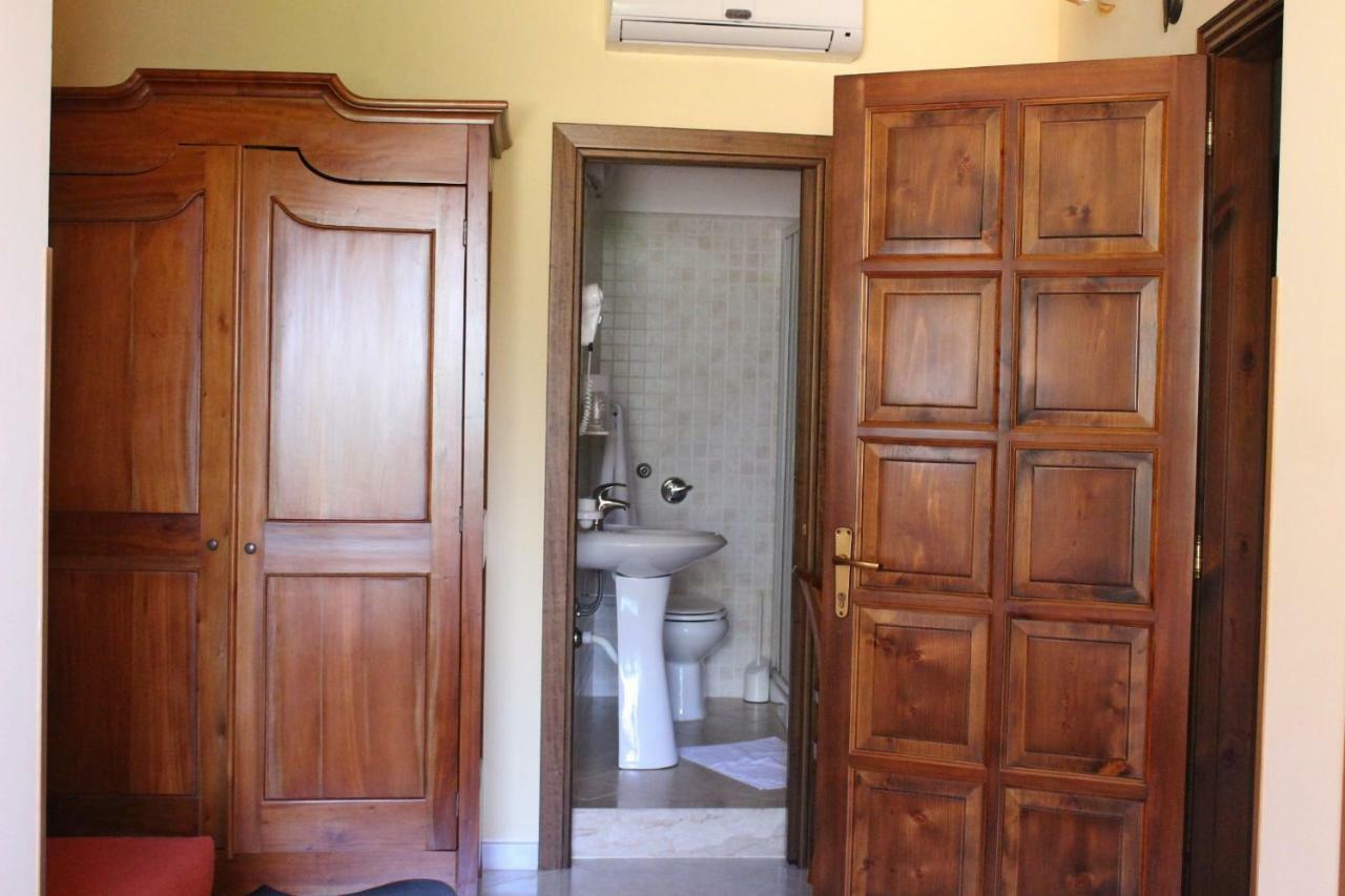 ماكاري Raggio Di Sole Bed & Breakfast المظهر الخارجي الصورة